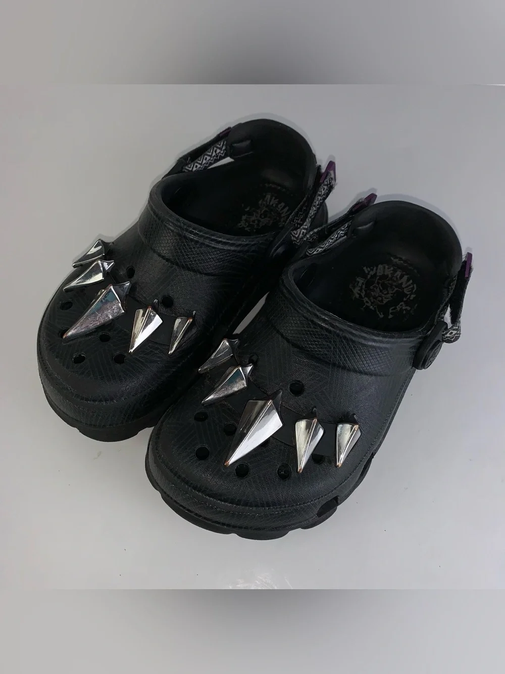 Crocs Marvel Black Panther Wakanda Shoes Size 11 boys